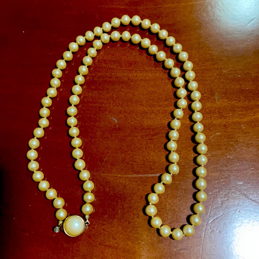 25 inch Cream Pearl Necklace